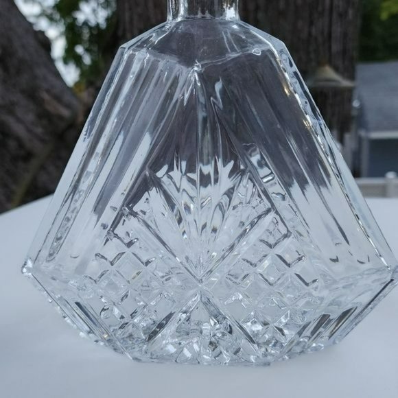 Godinger Triangular Liquor Decanter Dublin Collection 610ml - Picture 13 of 15